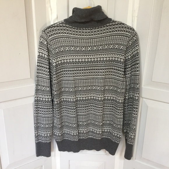 L.L. Bean Gray Patterned Turtleneck Sweater - Picture 11 of 16